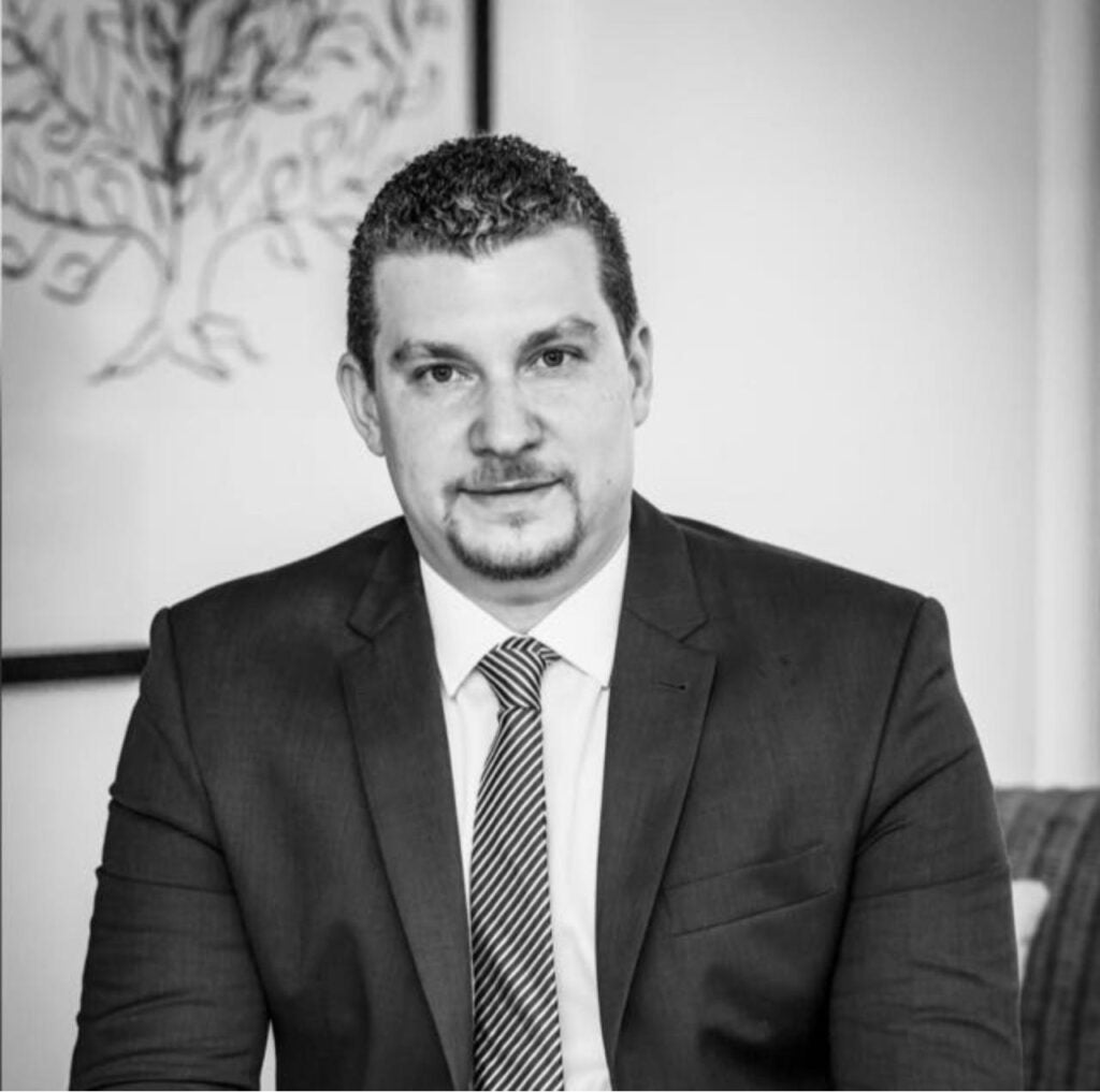 ADVOGADOS FERREIRA NETO E TRICATE